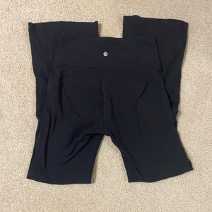 NWOT Lululemon Nulu Groove Pant (perfect for 5’5 and below)
